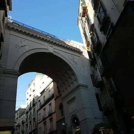 Arco Di Chiaia